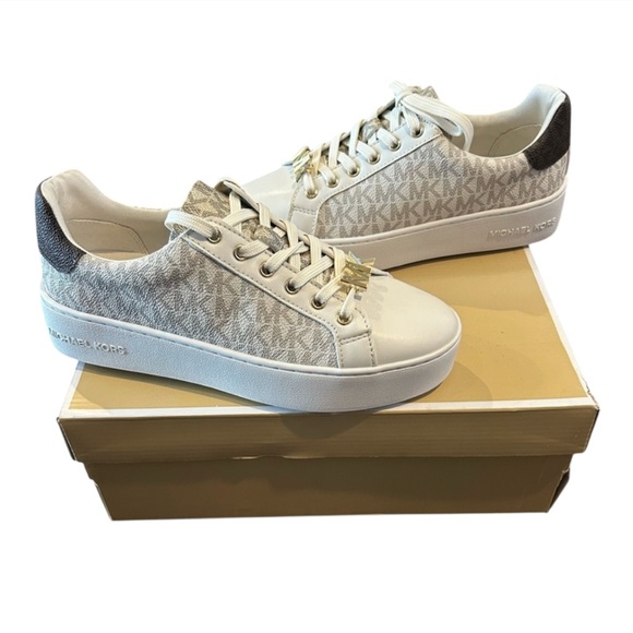 Micheal Kors Poppy Lace Up Vanilla - Picture 1 of 8